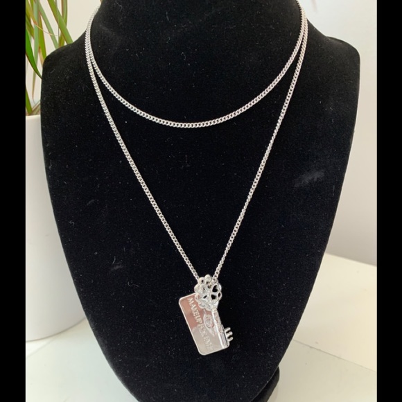 Makeup Forever Necklace 💄 - Picture 1 of 3